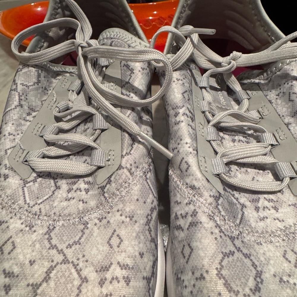 Reebox Gray Snakeskin Sneakers DMX Moving Air - Picture 2 of 9